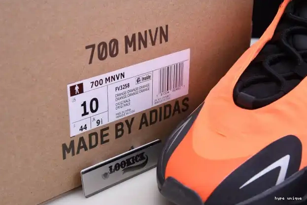 hype MNVN Orange Boost Adidas FV3258 Yeezy 700 0328